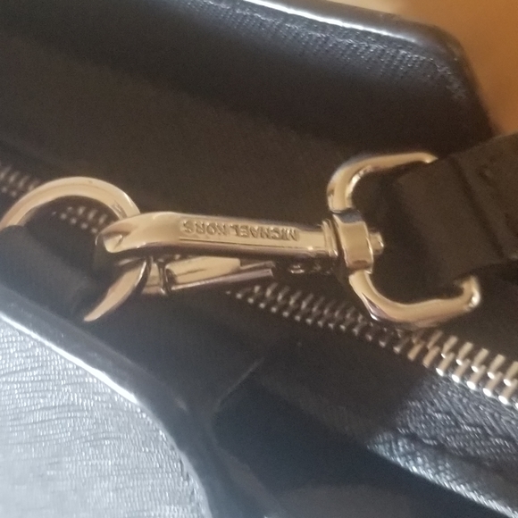 Michael Kors purse - Picture 5 of 8